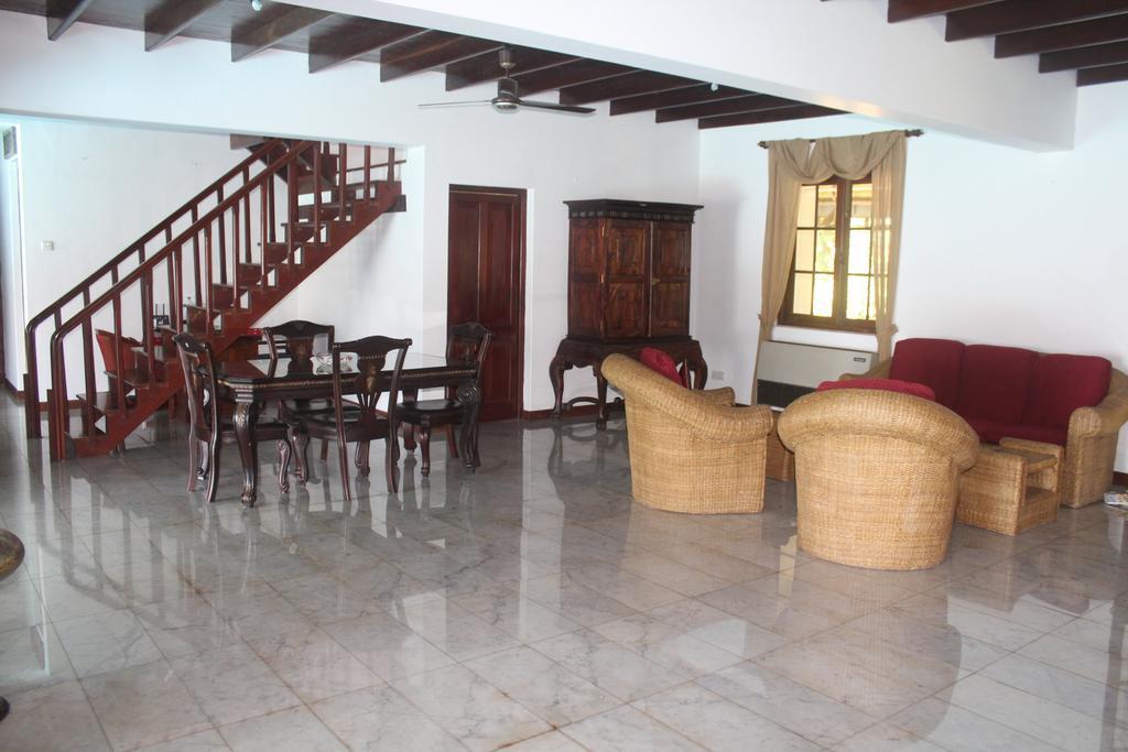 Blue Water Villa Piliyandala Exterior photo