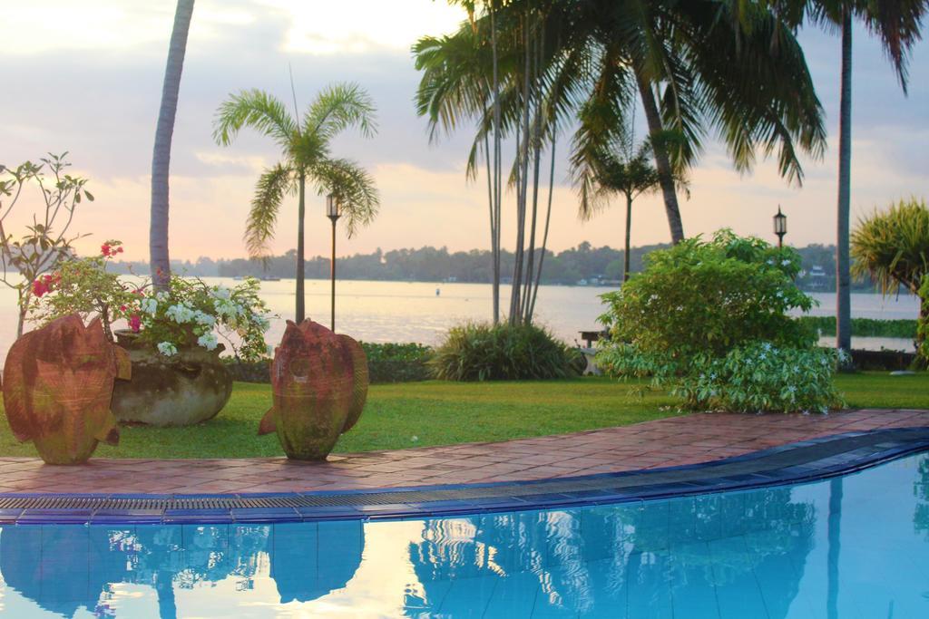 Blue Water Villa Piliyandala Exterior photo