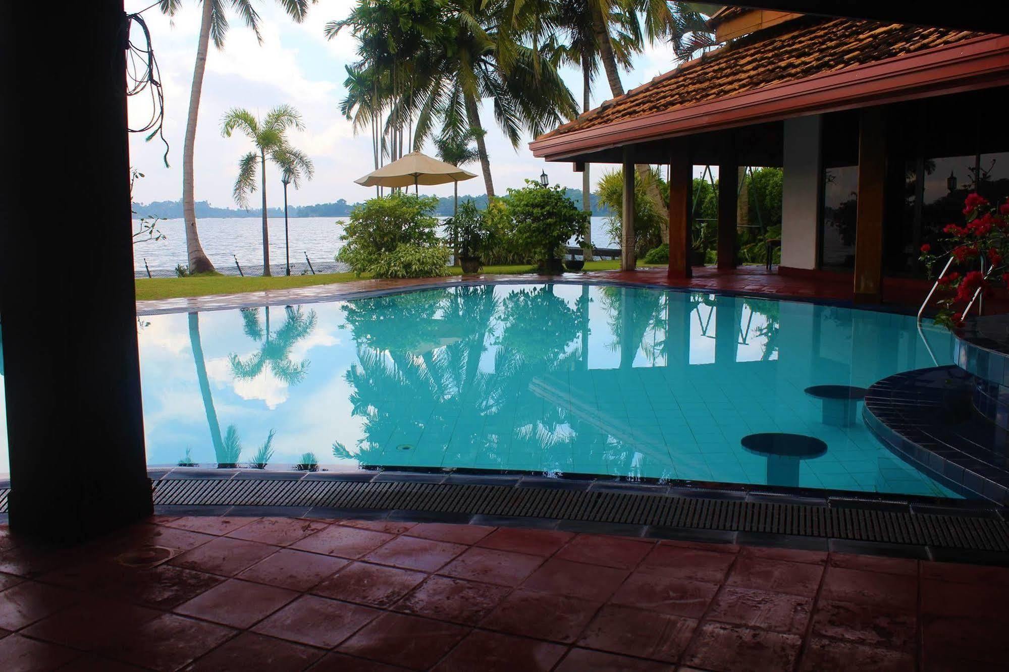 Blue Water Villa Piliyandala Exterior photo